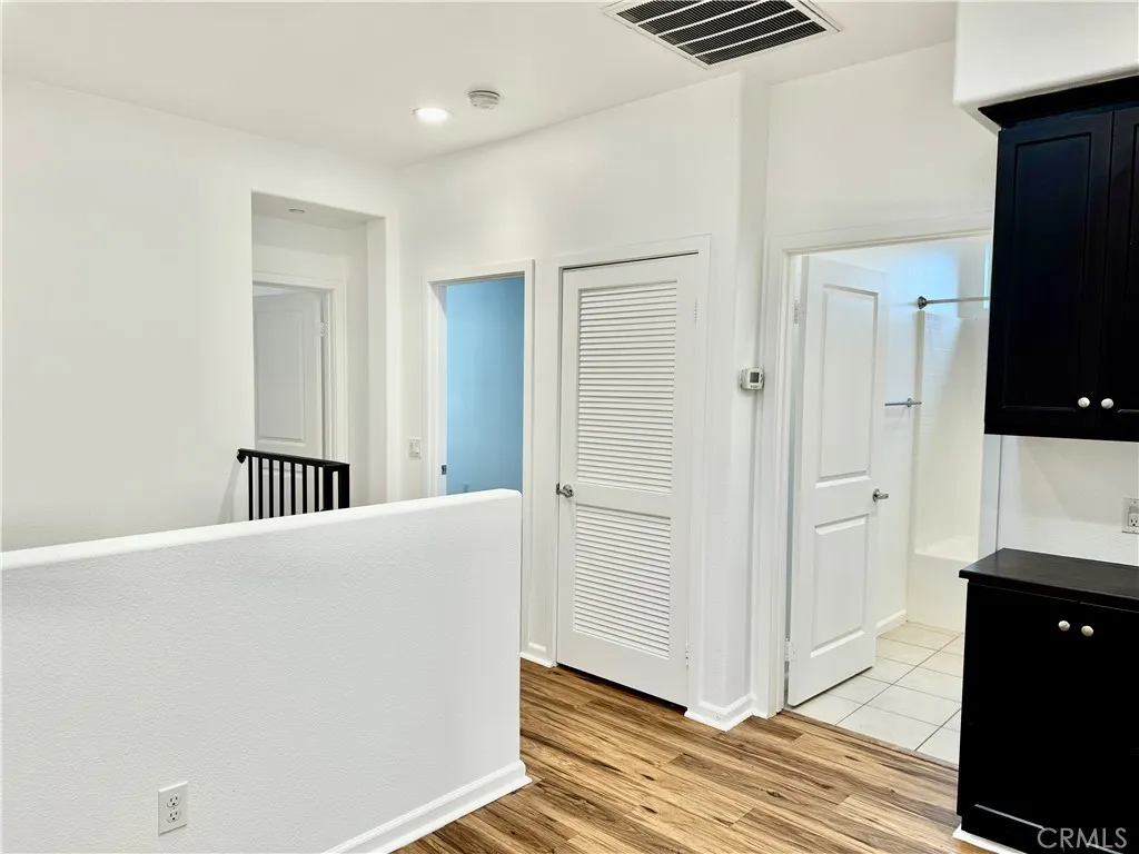 7600 N Courage Way, Van Nuys, California 91405 home-pic-15