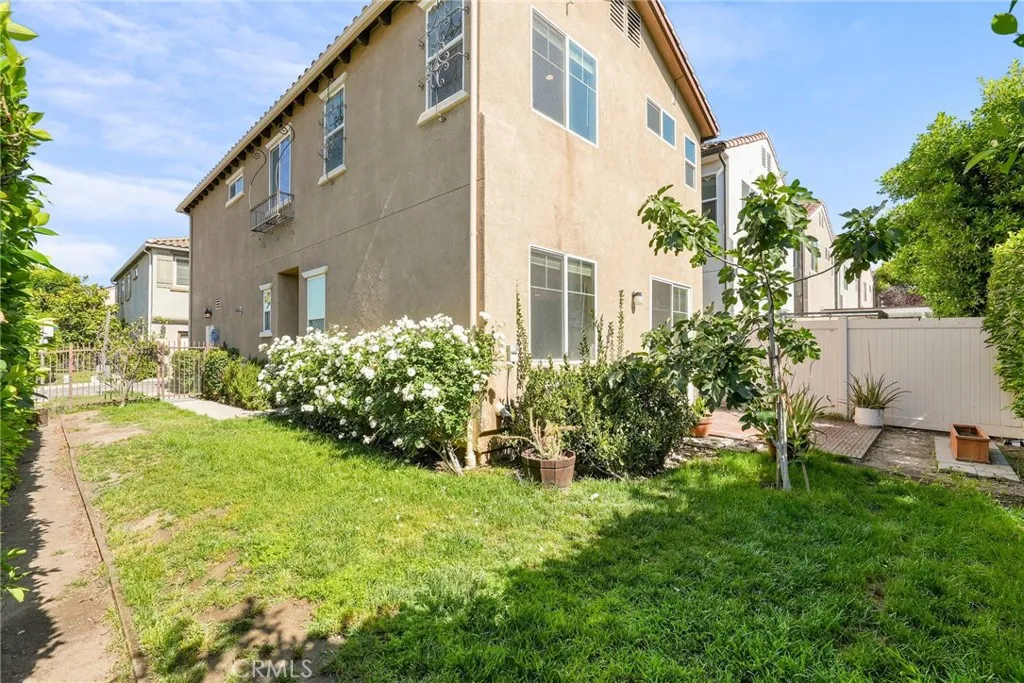 7600 N Courage Way, Van Nuys, California 91405 home-pic-29