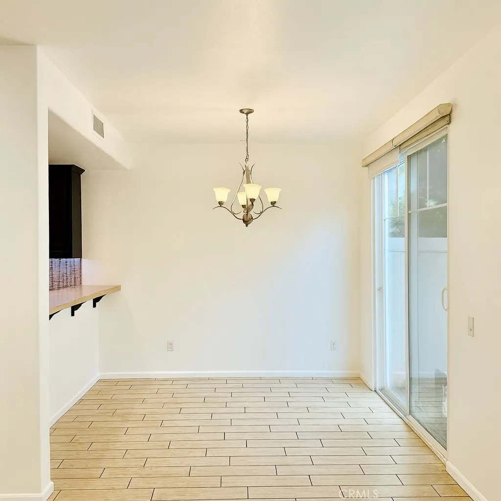 7600 N Courage Way, Van Nuys, California 91405 home-pic-5