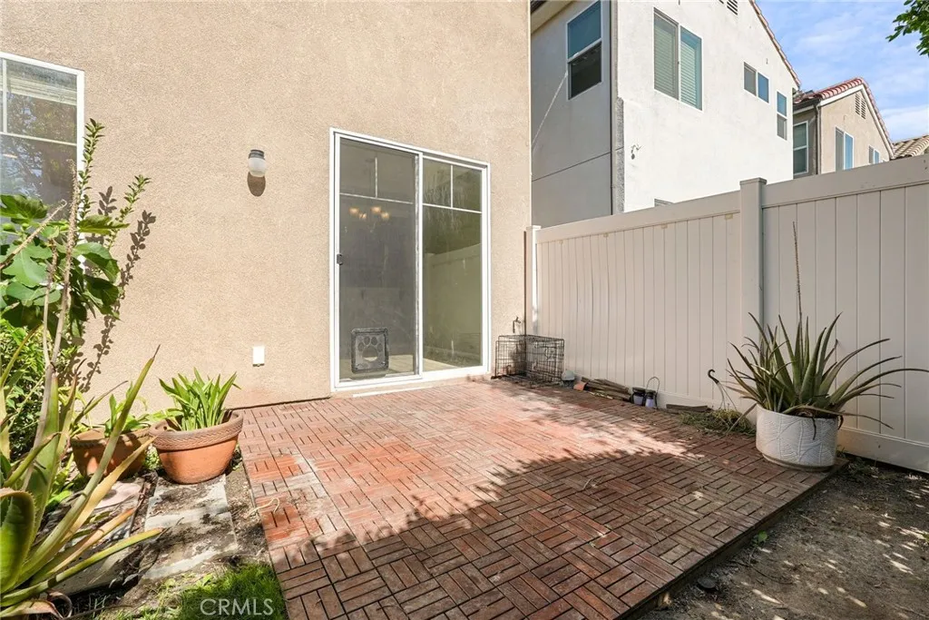 7600 N Courage Way, Van Nuys, California 91405 home-pic-31