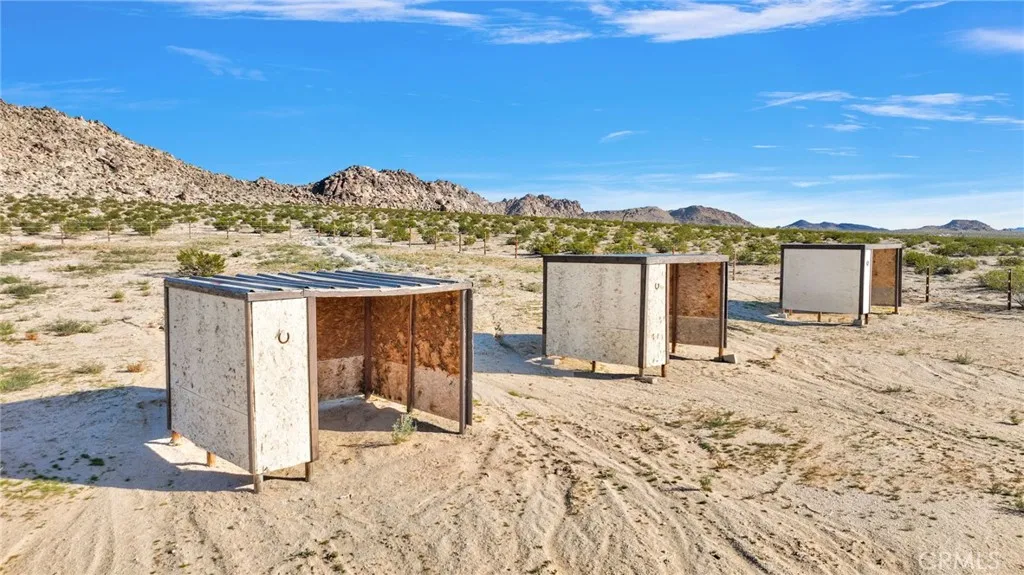38744 East End Road, Lucerne Valley, California 92356 home-pic-41