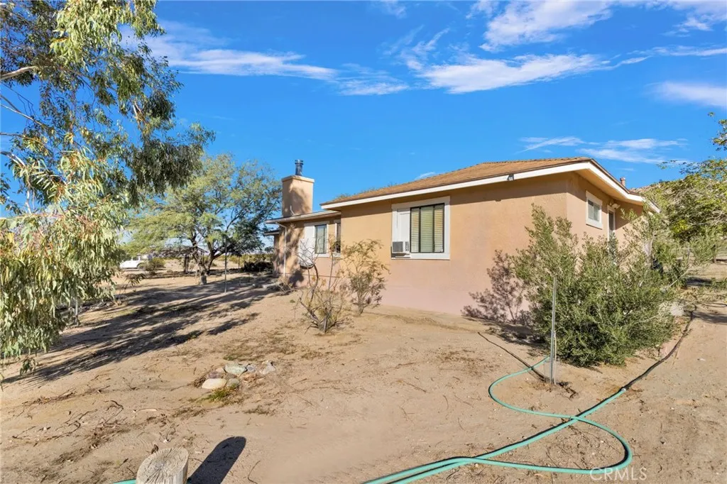 38744 East End Road, Lucerne Valley, California 92356 home-pic-9