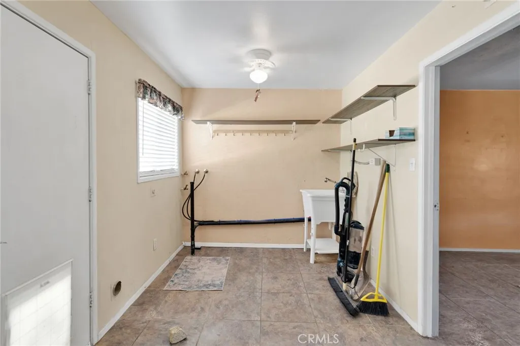 38744 East End Road, Lucerne Valley, California 92356 home-pic-35