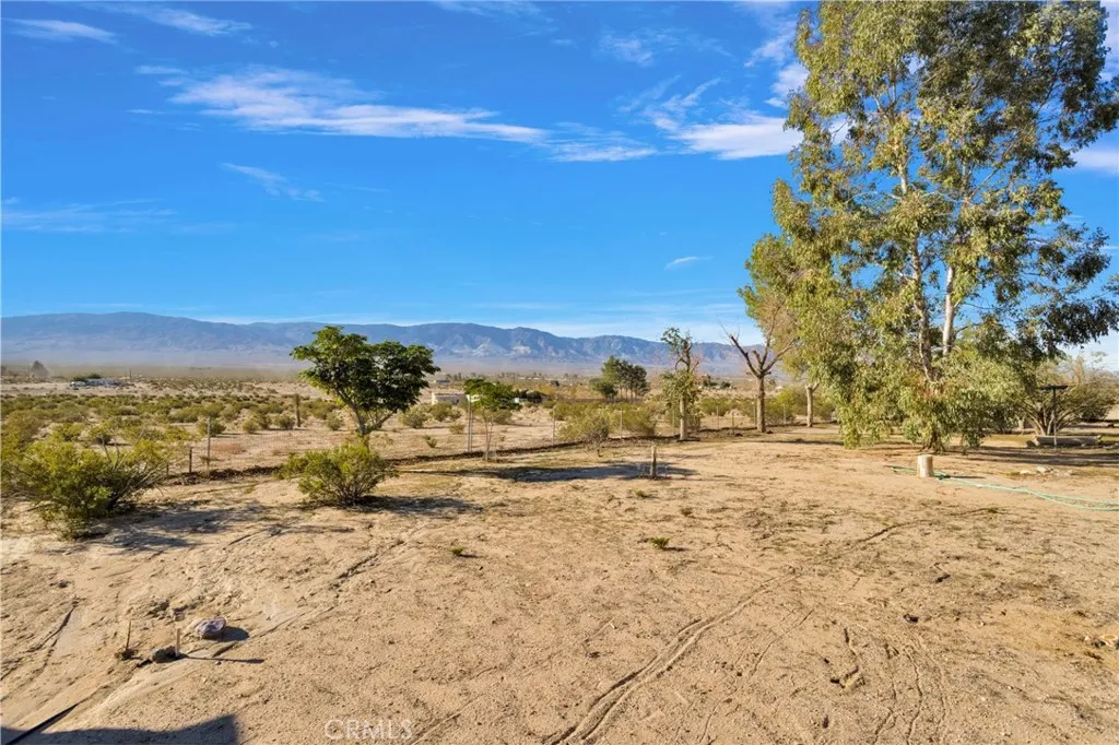 38744 East End Road, Lucerne Valley, California 92356 home-pic-7