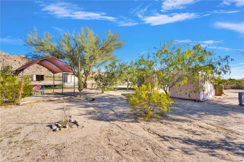 38744 East End Road, Lucerne Valley, California 92356 home-pic-4