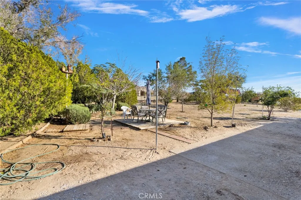 38744 East End Road, Lucerne Valley, California 92356 home-pic-3