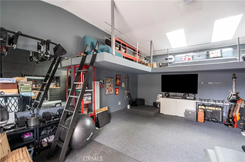 2615 Petaluma, Long Beach, California 90815 home-pic-16