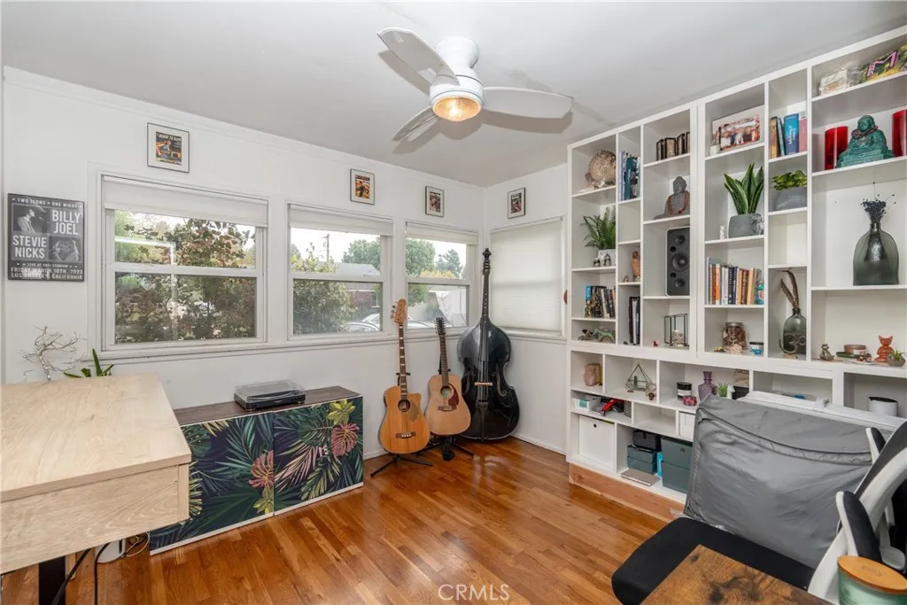 2615 Petaluma, Long Beach, California 90815 home-pic-12