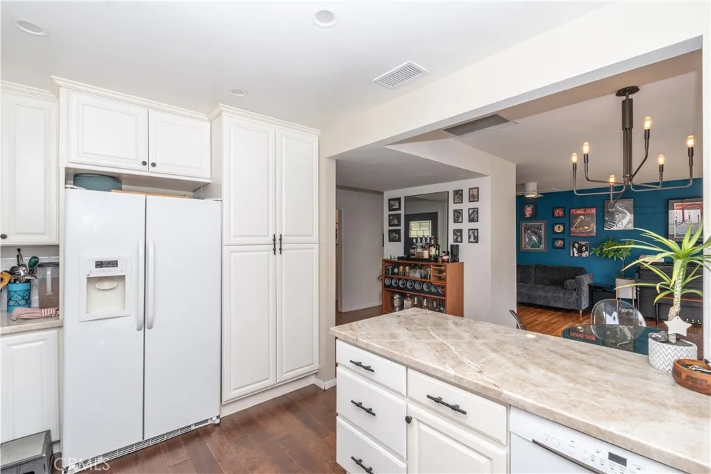 2615 Petaluma, Long Beach, California 90815 home-pic-8