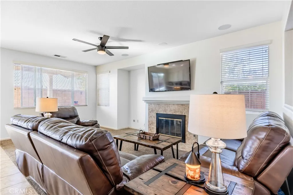 25897 Night Shade, Menifee, California 92584 home-pic-9