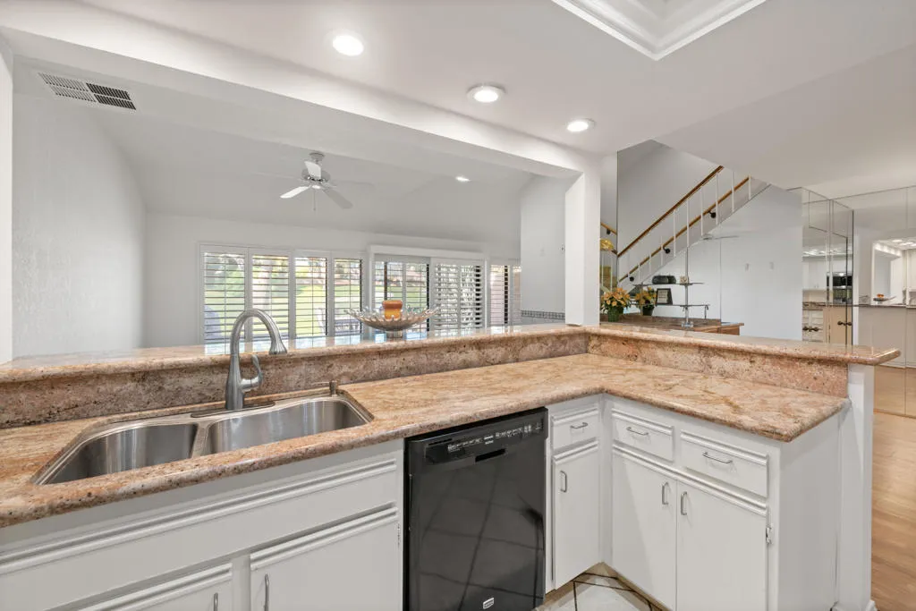 41629 Woodhaven Drive W, Palm Desert, California 92211 home-pic-17