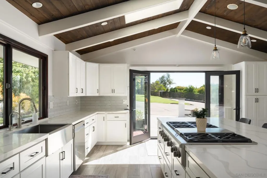 15102 Sun Valley Lane, Del Mar, California 92014 home-pic-40