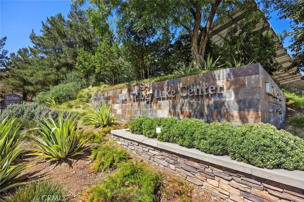 24649 Hatton, Corona, California 92883 home-pic-25