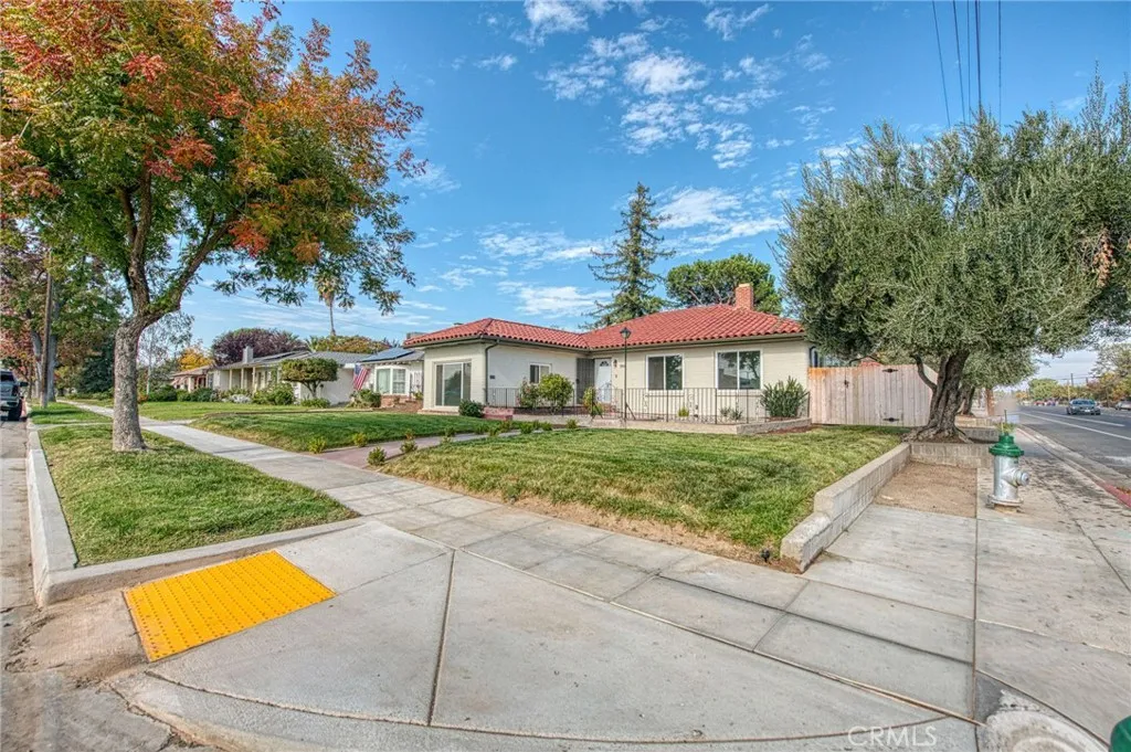 506 W Terrace Avenue, Fresno, California 93705 home-pic-38