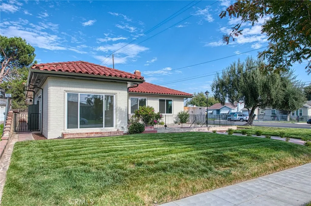 506 W Terrace Avenue, Fresno, California 93705 home-pic-6