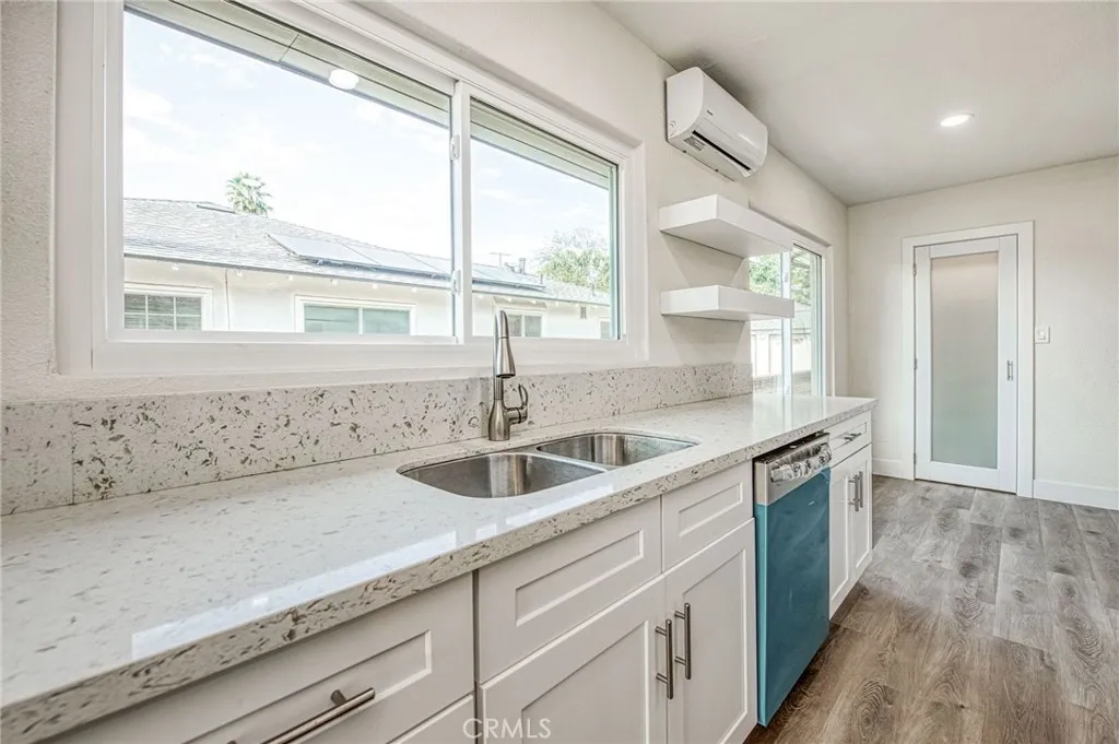506 W Terrace Avenue, Fresno, California 93705 home-pic-15