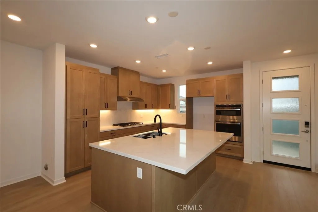 27309 Bear Paw Lane, Valencia, California 91381 home-pic-1