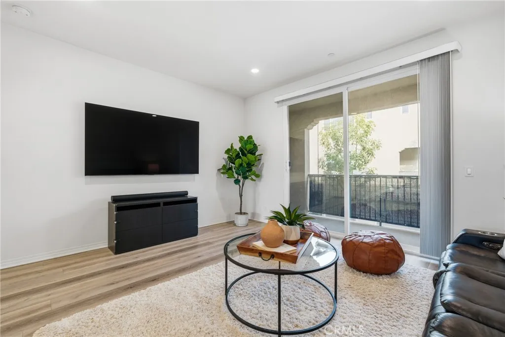 677 S District, Anaheim, California 92805 home-pic-8