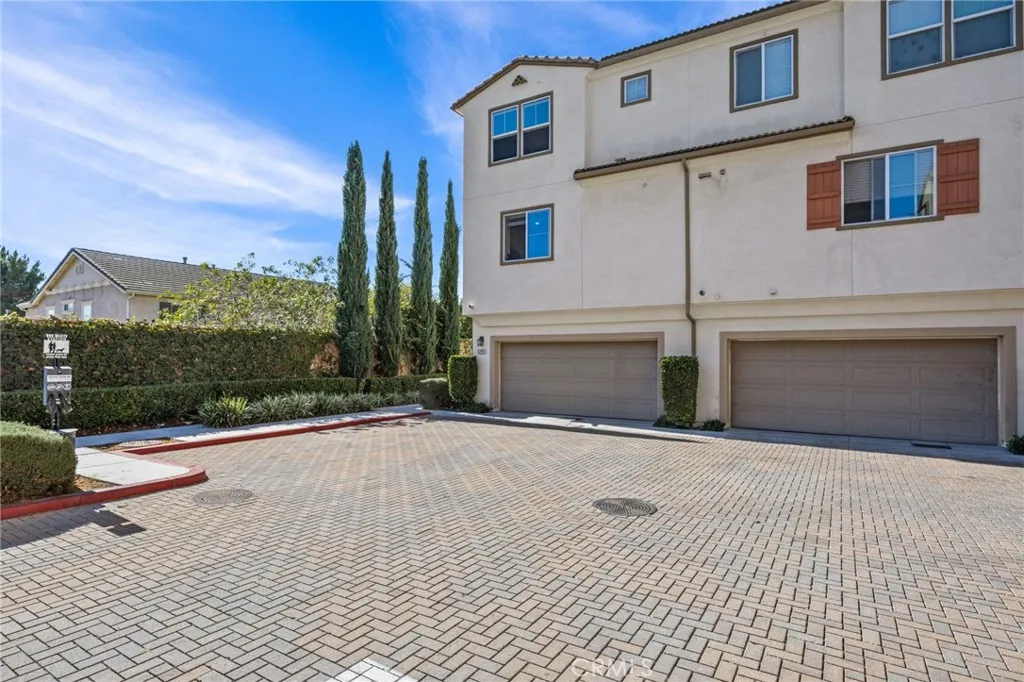 6398 Pegasus Court, Eastvale, California 91752 home-pic-31