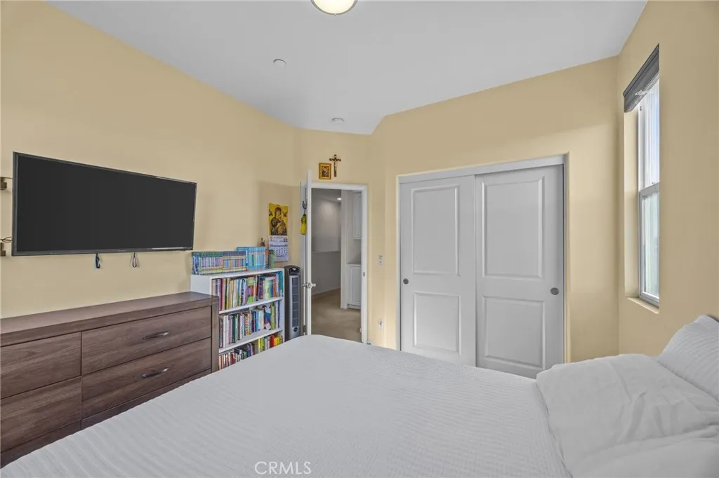 6398 Pegasus Court, Eastvale, California 91752 home-pic-22