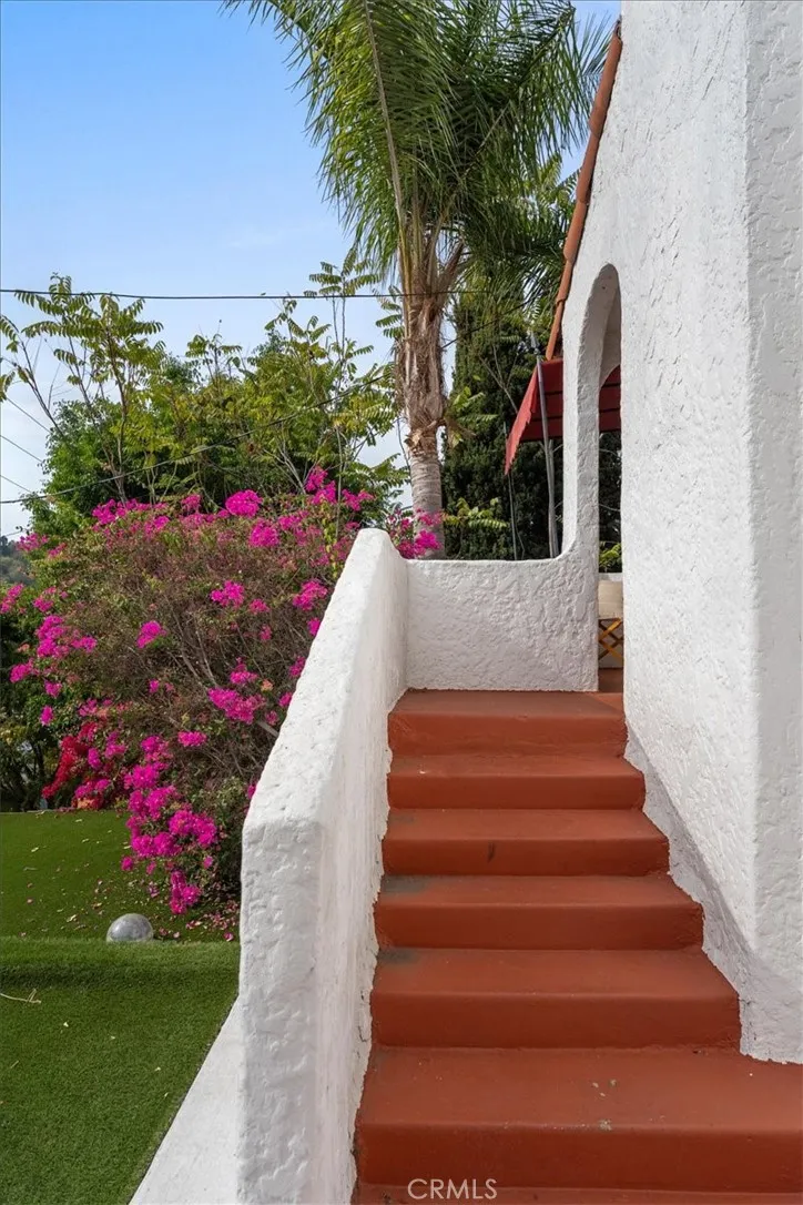 2123 Branden Street, Los Angeles, California 90026 home-pic-1