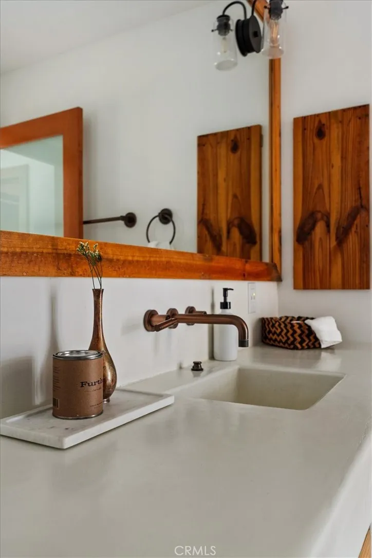 2123 Branden Street, Los Angeles, California 90026 home-pic-22