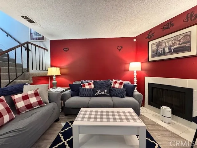 543 W Stocker, Glendale, California 91202 home-pic-3