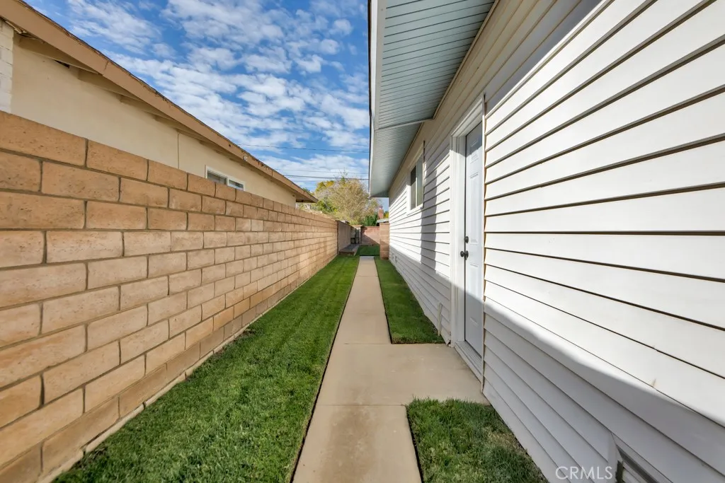 44321 4th Street E, Lancaster, California 93535 home-pic-40