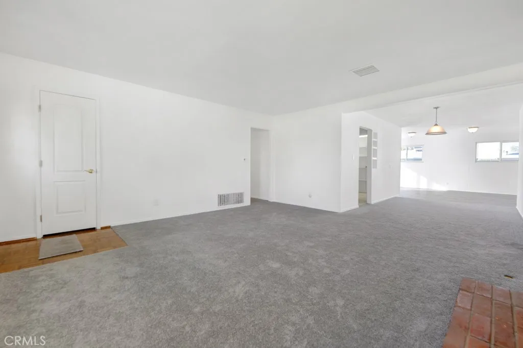 44321 4th Street E, Lancaster, California 93535 home-pic-6