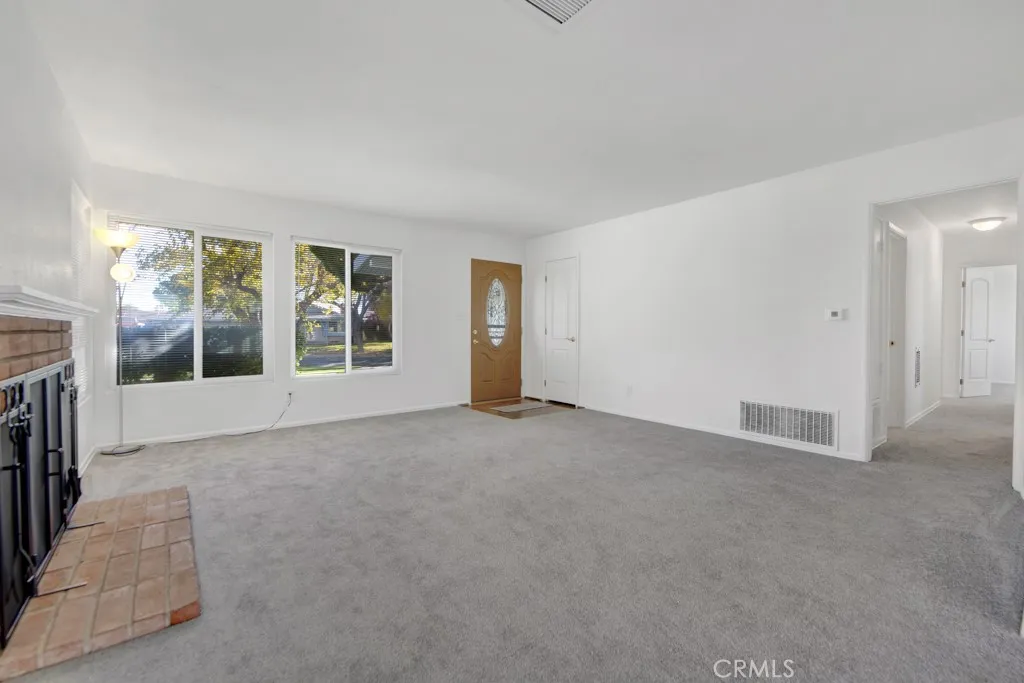 44321 4th Street E, Lancaster, California 93535 home-pic-9
