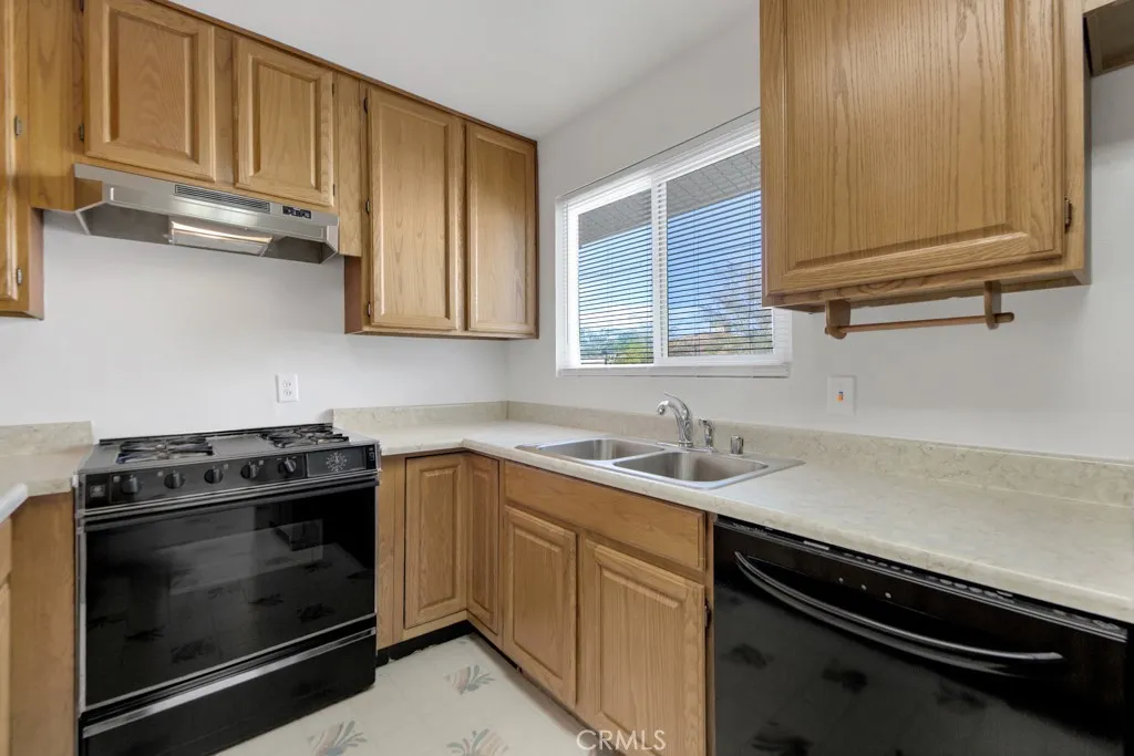 44321 4th Street E, Lancaster, California 93535 home-pic-20