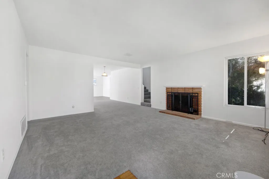 44321 4th Street E, Lancaster, California 93535 home-pic-8