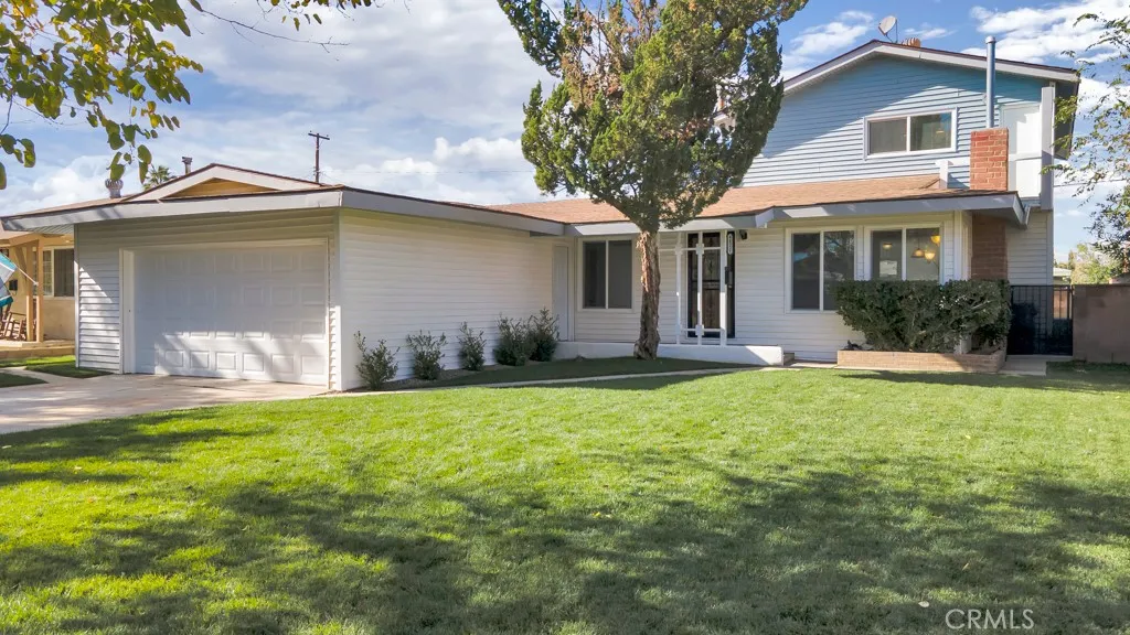 44321 4th Street E, Lancaster, California 93535 home-pic-1