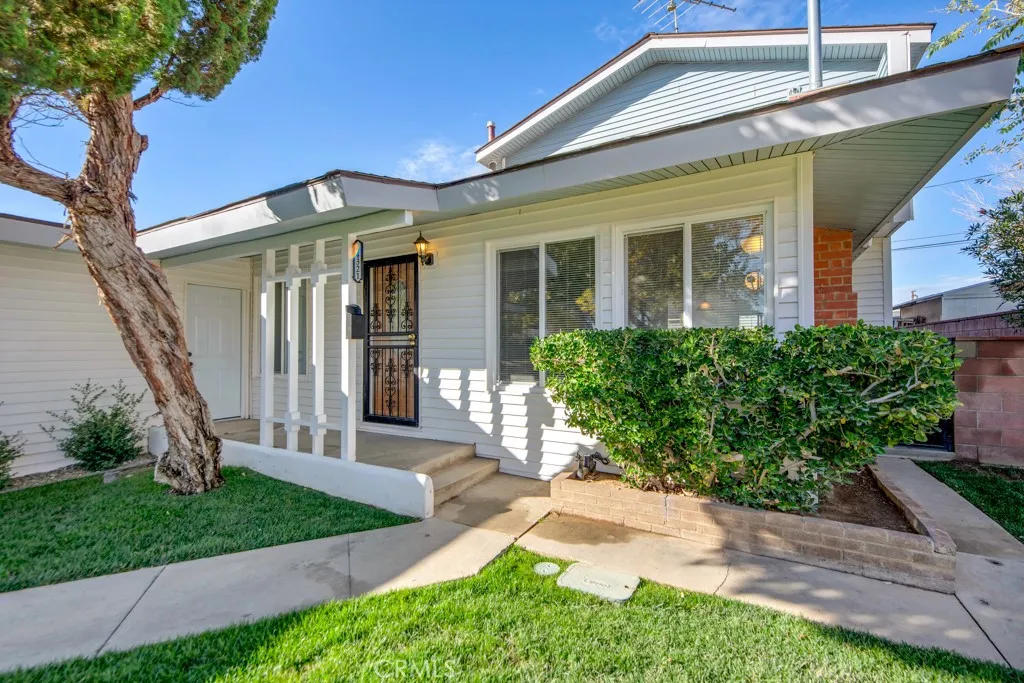 44321 4th Street E, Lancaster, California 93535 home-pic-3