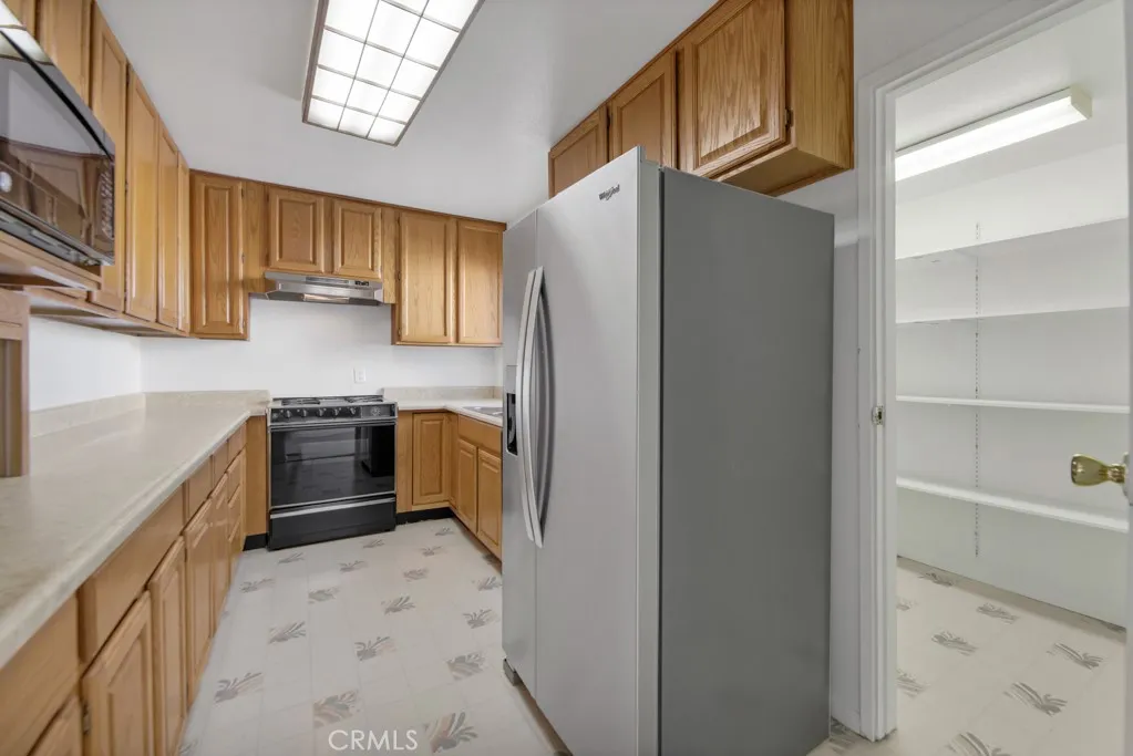 44321 4th Street E, Lancaster, California 93535 home-pic-18