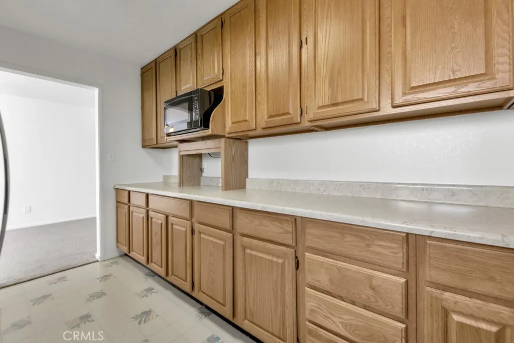 44321 4th Street E, Lancaster, California 93535 home-pic-21
