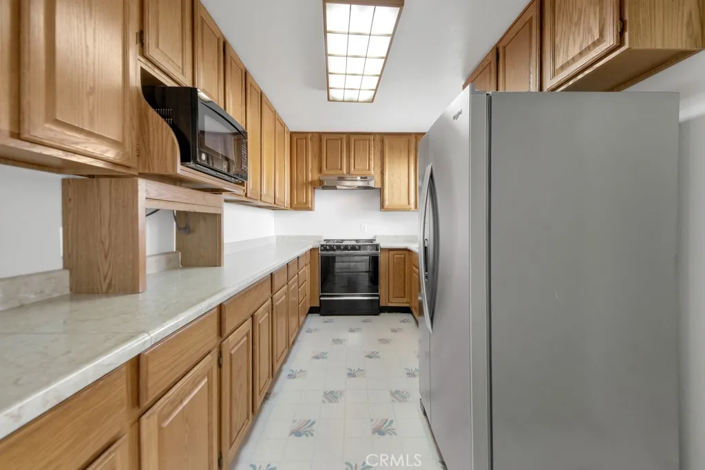 44321 4th Street E, Lancaster, California 93535 home-pic-19
