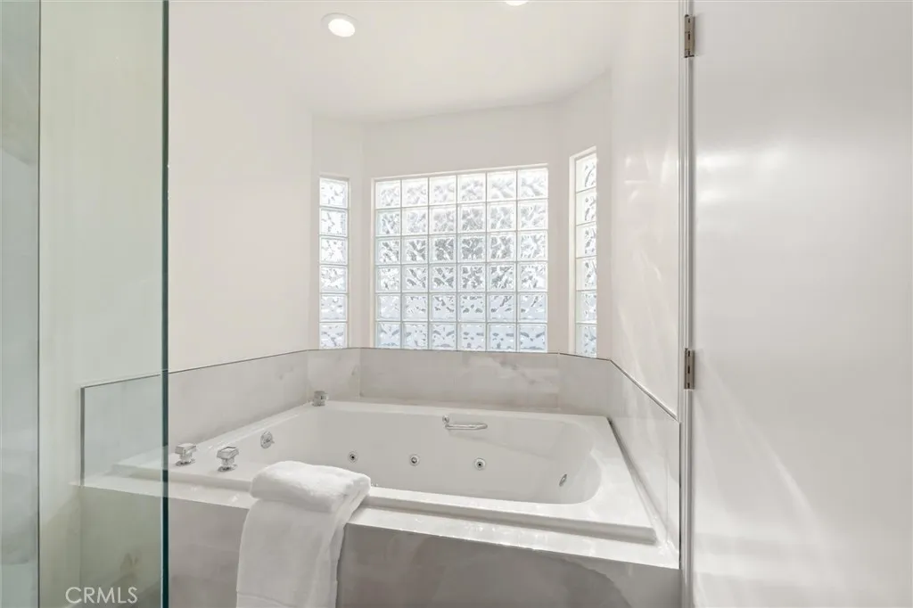 16914 Flanders, Granada Hills, California 91344 home-pic-22