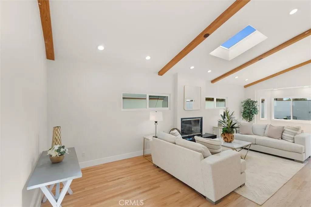 16914 Flanders, Granada Hills, California 91344 home-pic-17