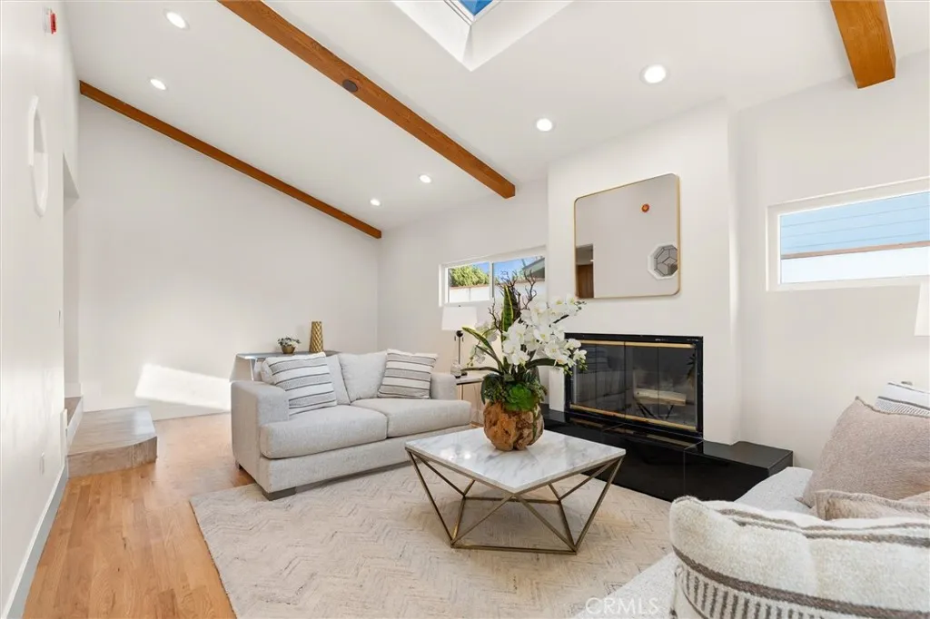 16914 Flanders, Granada Hills, California 91344 home-pic-19