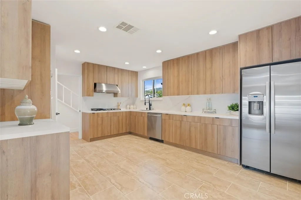 16914 Flanders, Granada Hills, California 91344 home-pic-28