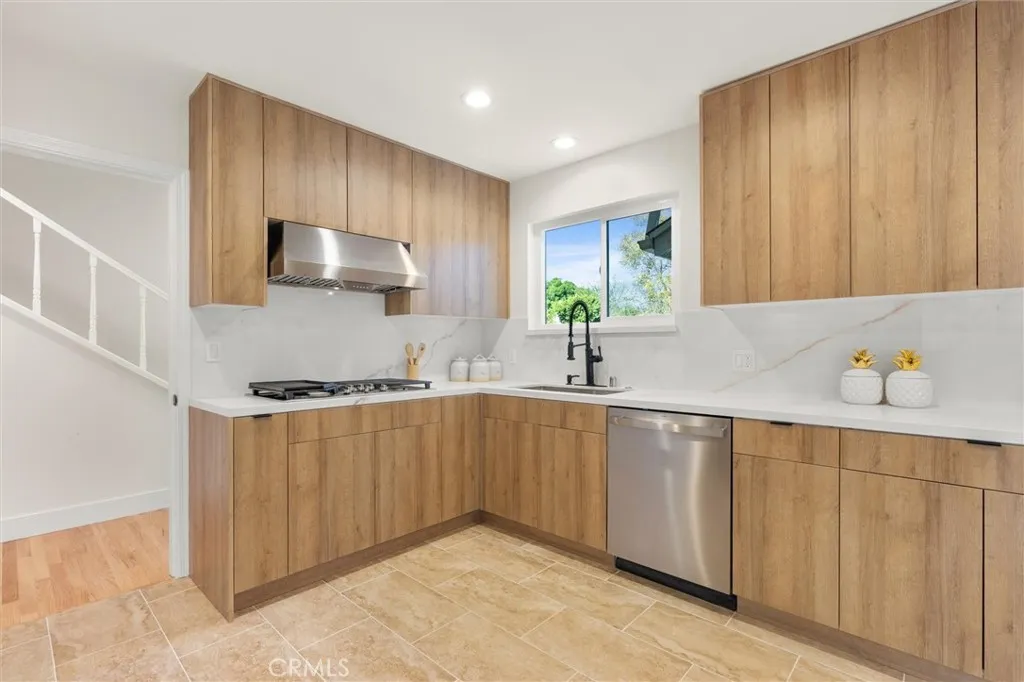 16914 Flanders, Granada Hills, California 91344 home-pic-30