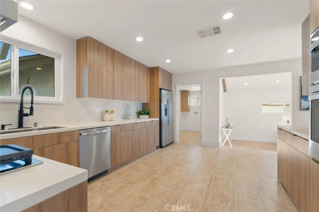 16914 Flanders, Granada Hills, California 91344 home-pic-14