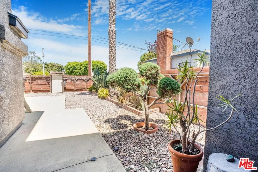 2481 S Bundy Drive, Los Angeles, California 90064 home-pic-29