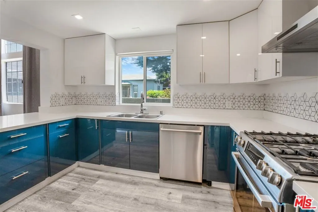 2481 S Bundy Drive, Los Angeles, California 90064 home-pic-8