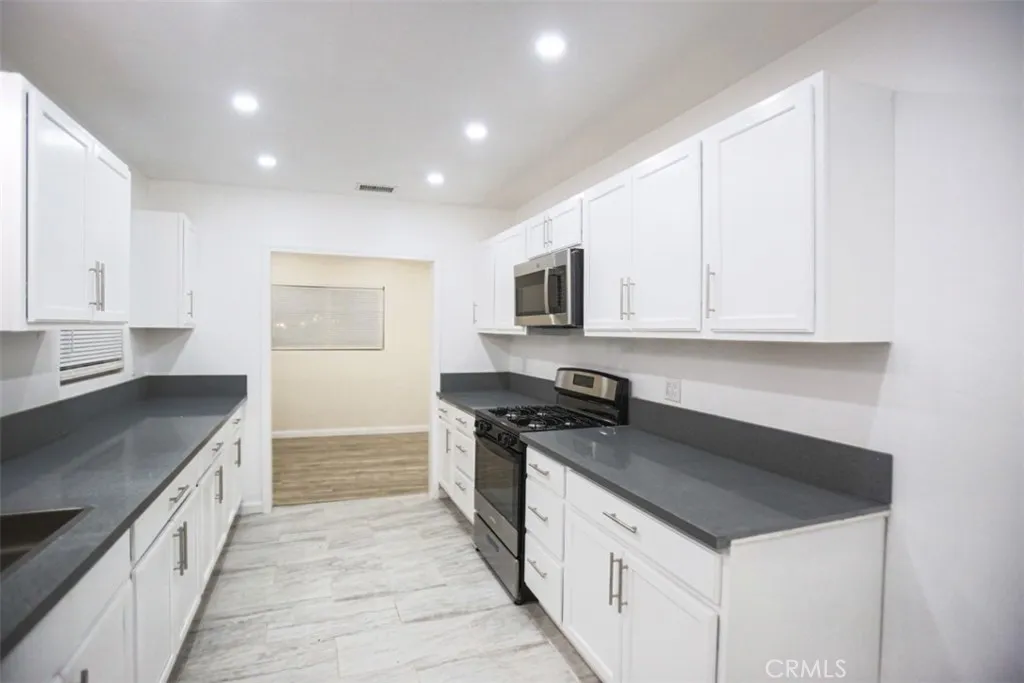 697 E 21st, San Bernardino, California 92404 home-pic-7