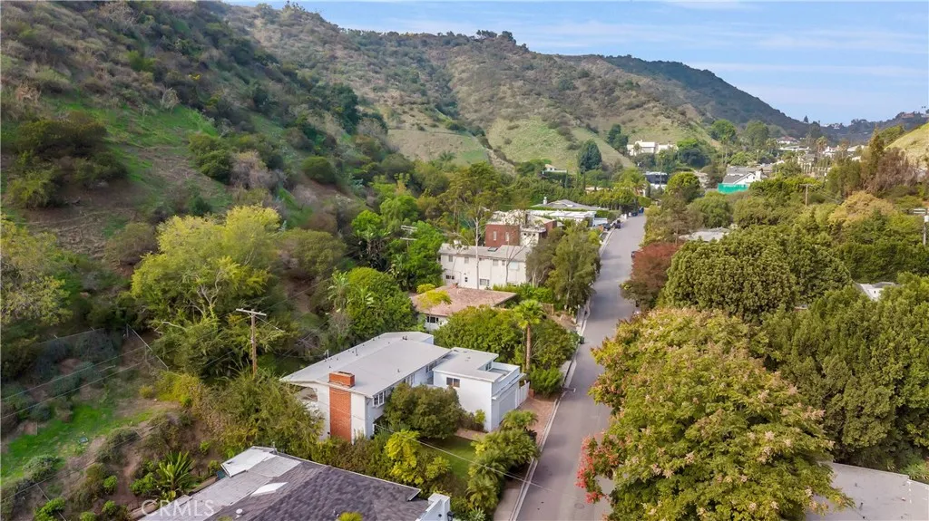 1643 San Ysidro Drive, Beverly Hills, California 90210 home-pic-30