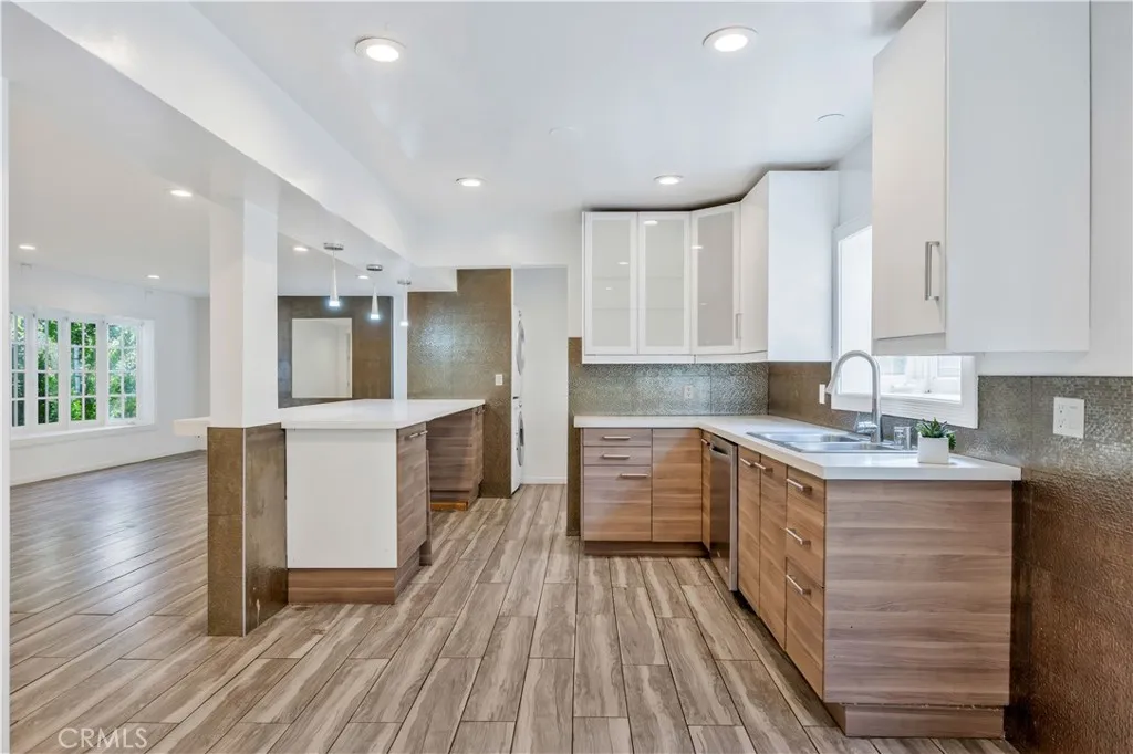 1643 San Ysidro Drive, Beverly Hills, California 90210 home-pic-4