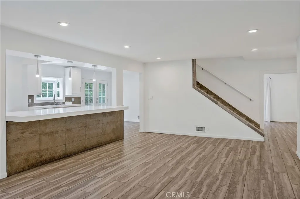 1643 San Ysidro Drive, Beverly Hills, California 90210 home-pic-3