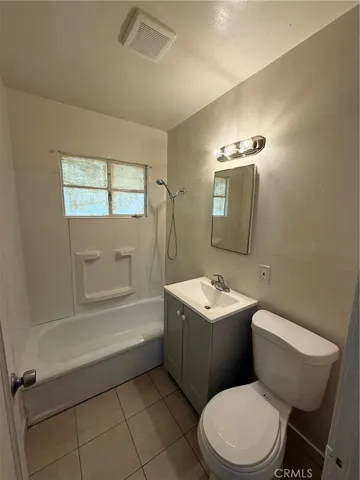 981 Barney, Merced, California 95340